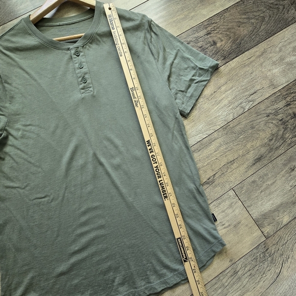 Lucky Brand Men's Medium Olive Green Henley Shirt - Picture 6 of 12